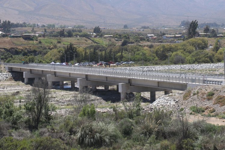 NUEVO PUENTE MEJORA LA CONECTIVIDAD DE VECINOS DE ALTOVALSOL