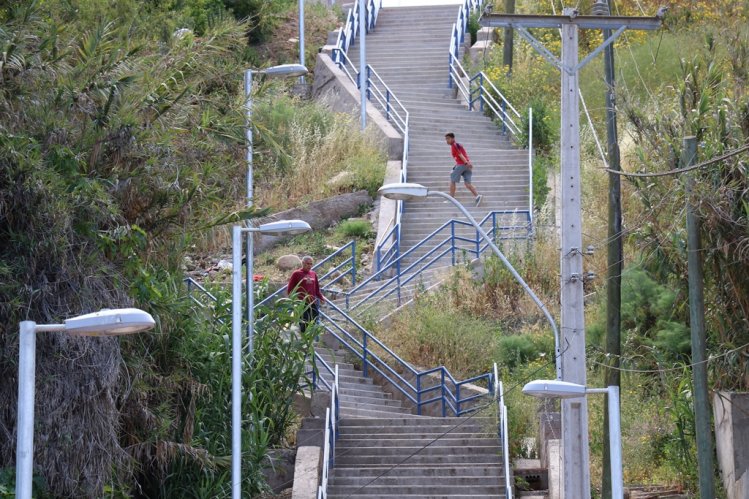 INAUGURAN ESCALERAS PARA CONECTAR PARTE ALTA CON EL CENTRO DE ILLAPEL