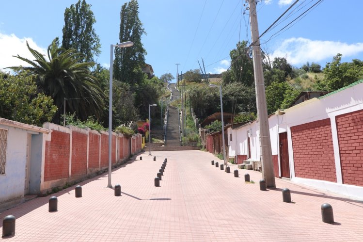 INAUGURAN ESCALERAS PARA CONECTAR PARTE ALTA CON EL CENTRO DE ILLAPEL