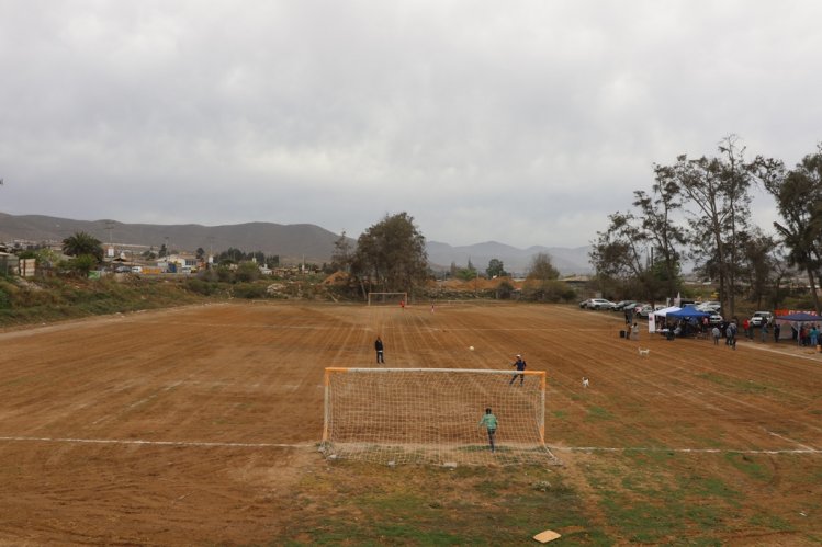 GOBIERNO ENTREGA DOS CANCHAS A CLUBES DEPORTIVOS