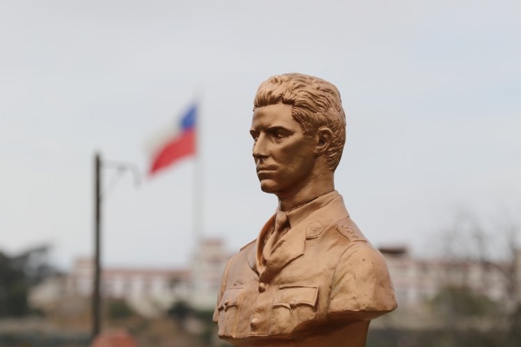 SENTIDO HOMENAJE DE CARABINEROS EN EL 52º ANIVERSARIO DE MUERTE DEL TENIENTE MERINO