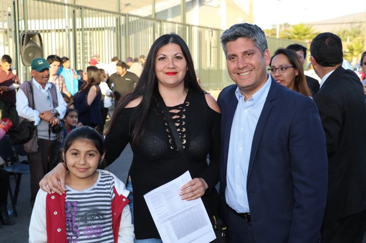 FAMILIAS DE TIERRAS BLANCAS CUMPLIRÁN EL SUEÑO DE SU CASA PROPIA TRAS LARGA ESPERA