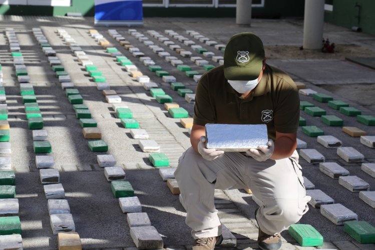 CARABINEROS DECOMISA MÁS DE MEDIA TONELADA DE DROGA LUEGO DE INTENSO OPERATIVO