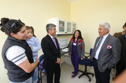 VECINOS DE LA SERENA RECIBEN COMPLETO CENTRO COMUNITARIO DE SALUD FAMILIAR