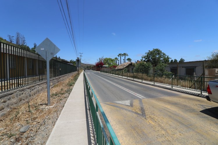 GOBIERNO INAUGURA OBRAS DE PAVIMENTACIÓN DE CAMINO DE LA CHIMBA EN OVALLE