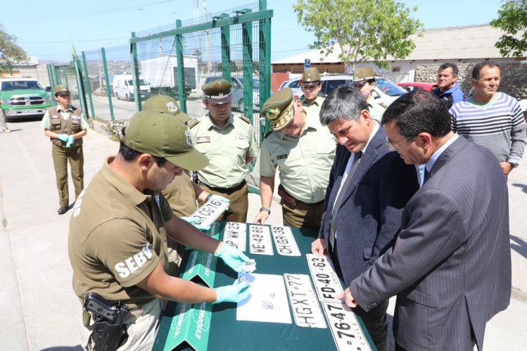 MÁS DE 1.000 VEHÍCULOS Y 280 DETENIDOS LLEVA CARABINEROS POR DELITOS DE ROBO DE VEHÍCULOS