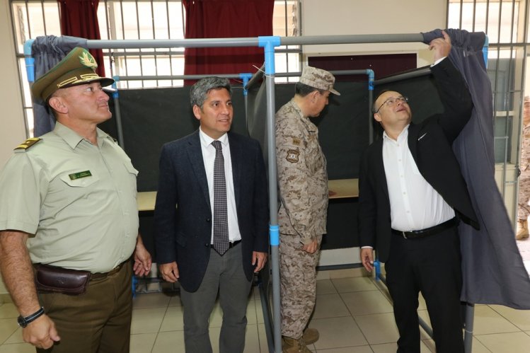 FUERZAS DE ORDEN Y SEGURIDAD ASUMEN EL MANDO POR ELECCIONES Y REVISAN LOS LOCALES DE VOTACIÓN