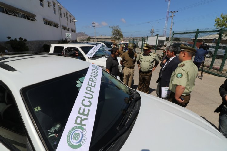 MÁS DE 1.000 VEHÍCULOS Y 280 DETENIDOS LLEVA CARABINEROS POR DELITOS DE ROBO DE VEHÍCULOS