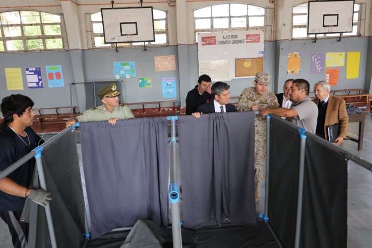 FUERZAS DE ORDEN Y SEGURIDAD ASUMEN EL MANDO POR ELECCIONES Y REVISAN LOS LOCALES DE VOTACIÓN