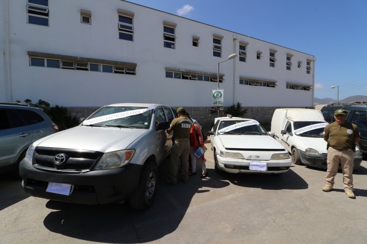 MÁS DE 1.000 VEHÍCULOS Y 280 DETENIDOS LLEVA CARABINEROS POR DELITOS DE ROBO DE VEHÍCULOS