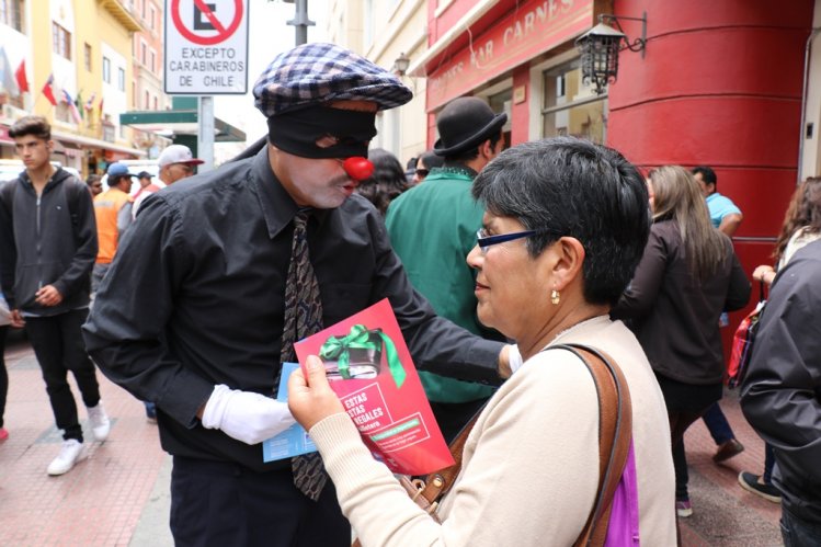 AUTORIDADES Y POLICÍAS INICIAN CAMPAÑA PARA PREVENIR DELITOS DURANTE LAS COMPRAS NAVIDEÑAS