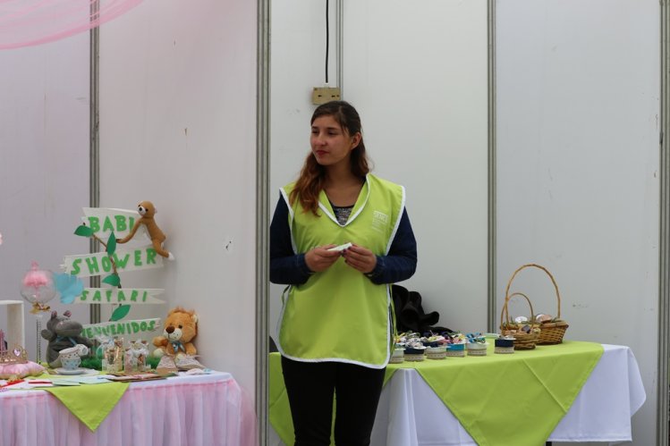 EMPRENDEDORAS EXHIBEN SUS PRODUCTOS A LA COMUNIDAD TRAS CAPACITARSE CON SENCE EMPRENDEDORAS EXHIBEN SUS PRODUCTOS A LA COMUNIDAD TRAS CAPACITARSE CON SENCE