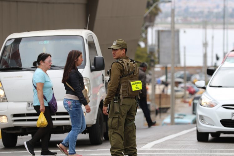 CARABINEROS PRESENTA CONTINGENTE ESPECIAL PARA RESGUARDAR ZONAS COMERCIALES EN NAVIDAD