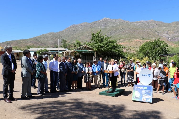 PRESIDENTA BACHELET ENTREGA KITS DE TELEVISIÓN DIGITAL PARA LOCALIDADES RURALES