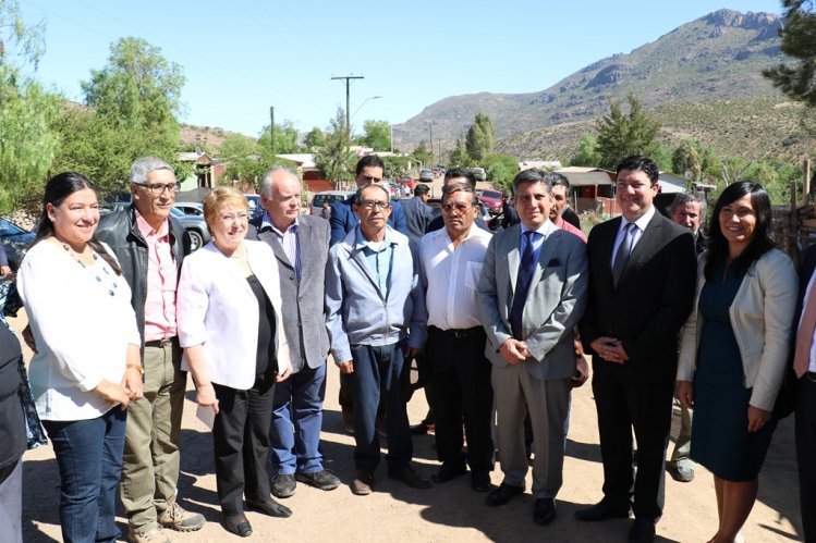 PRESIDENTA BACHELET ENTREGA KITS DE TELEVISIÓN DIGITAL PARA LOCALIDADES RURALES