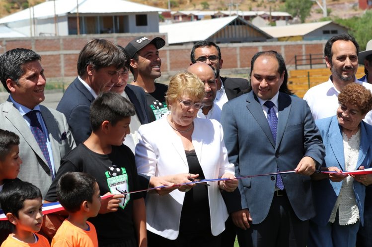 PRESIDENTA INAUGURA DOS ESTADIOS EN LA REGIÓN DE COQUIMBO