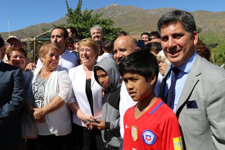 PRESIDENTA BACHELET ENTREGA KITS DE TELEVISIÓN DIGITAL PARA LOCALIDADES RURALES