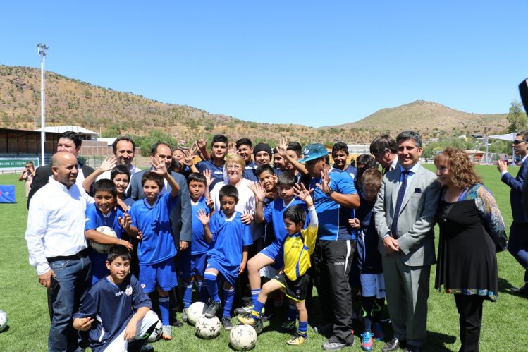 PRESIDENTA INAUGURA DOS ESTADIOS EN LA REGIÓN DE COQUIMBO