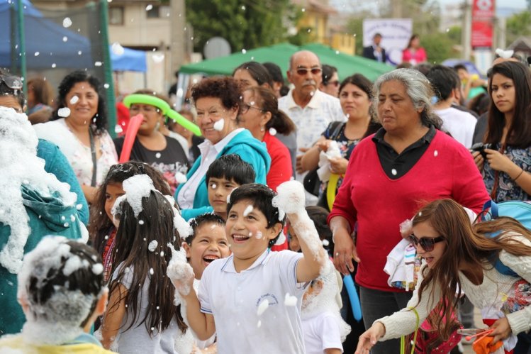 NIÑOS Y NIÑAS DE LA SERENA DISFRUTARON DE FIESTA DE NAVIDAD