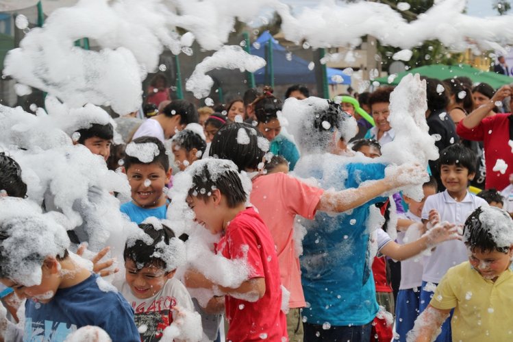 NIÑOS Y NIÑAS DE LA SERENA DISFRUTARON DE FIESTA DE NAVIDAD