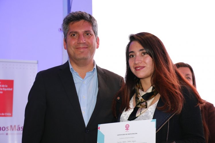 JEFAS DE HOGAR DE LA REGIÓN 2.0 SE PREPARAN PARA EMPRENDER Y GENERAR NEGOCIOS JEFAS DE HOGAR DE LA REGIÓN 2.0 SE PREPARAN PARA EMPRENDER Y GENERAR NEGOCIOS