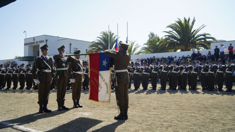 CARABINEROS ALUMNOS DE OVALLE REALIZARON SU JURAMENTO DE SERVICIO