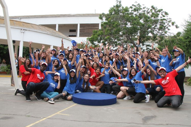 ESTUDIANTES DE LOS CAMPAMENTOS DE VERANO RECIBEN VISITA DE LA PRESIDENTA BACHELET