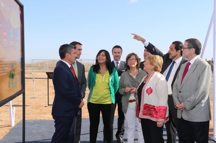 PRESIDENTA BACHELET INAUGURA LA PLANTA DE ENERGÍA SOLAR MÁS EFICIENTE DE LATINOAMÉRICA EN LA REGIÓN DE COQUIMBO PRESIDENTA BACHELET INAUGURA LA PLANTA DE ENERGÍA SOLAR MÁS EFICIENTE DE LATINOAMÉRICA EN LA REGIÓN DE COQUIMBO