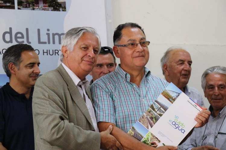 GOBIERNO ENTREGA MÁS DE $3.700 MILLONES EN BONIFICACIONES A REGANTES DE COQUIMBO GOBIERNO ENTREGA MÁS DE $3.700 MILLONES EN BONIFICACIONES A REGANTES DE COQUIMBO