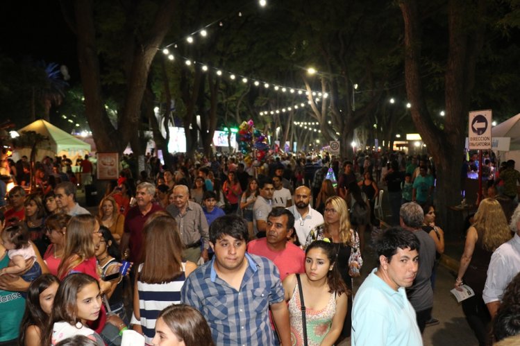 MASIVA CONCURRENCIA DE TURISTAS EN PABELLÓN DE LA REGIÓN DE COQUIMBO DURANTE FIESTA DEL SOL DE SAN JUAN