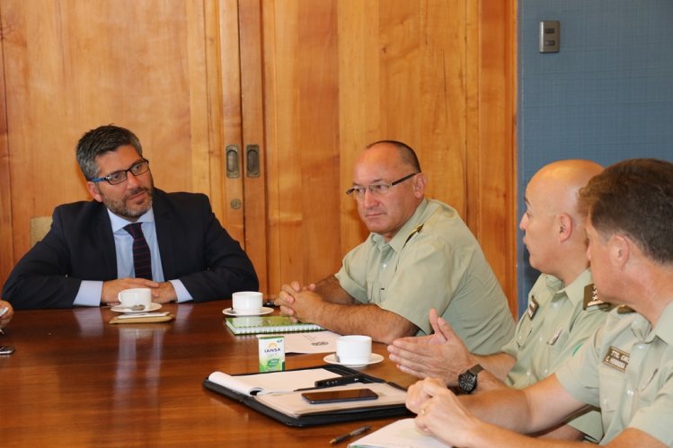 AUTORIDADES Y CARABINEROS COORDINAN MEDIDAS PARA ENFRENTAR EL “SÚPER JUEVES” DE VUELTA A CLASES