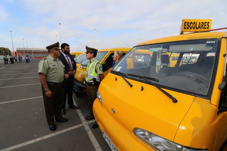 REALIZAN FISCALIZACIÓN PREVENTIVA A FURGONES ESCOLARES PARA GARANTIZAR SEGURIDAD EN EL REGRESO A CLASES