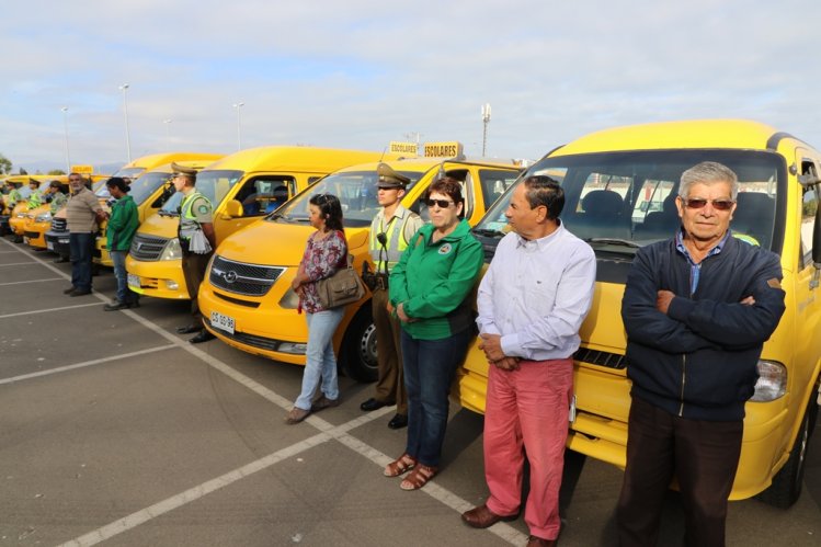 REALIZAN FISCALIZACIÓN PREVENTIVA A FURGONES ESCOLARES PARA GARANTIZAR SEGURIDAD EN EL REGRESO A CLASES