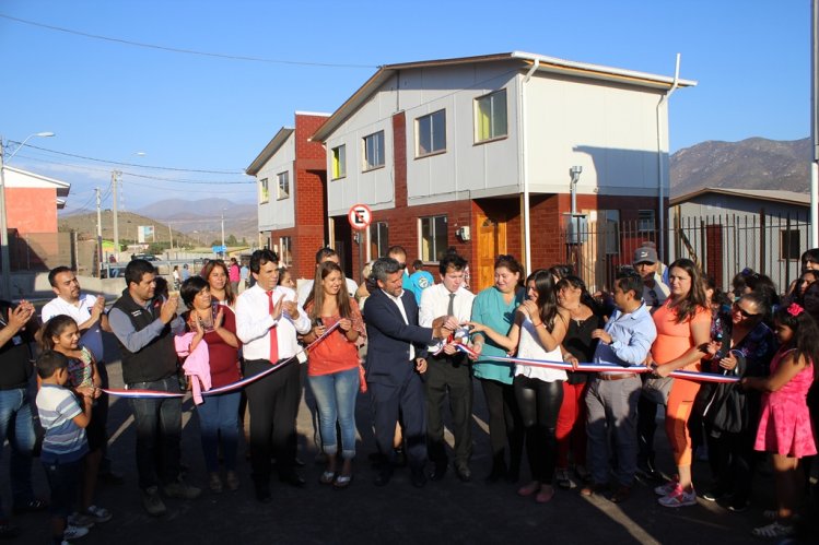 INAUGURAN CONJUNTO HABITACIONAL PARA MÁS DE 100 FAMILIAS EN ILLAPEL