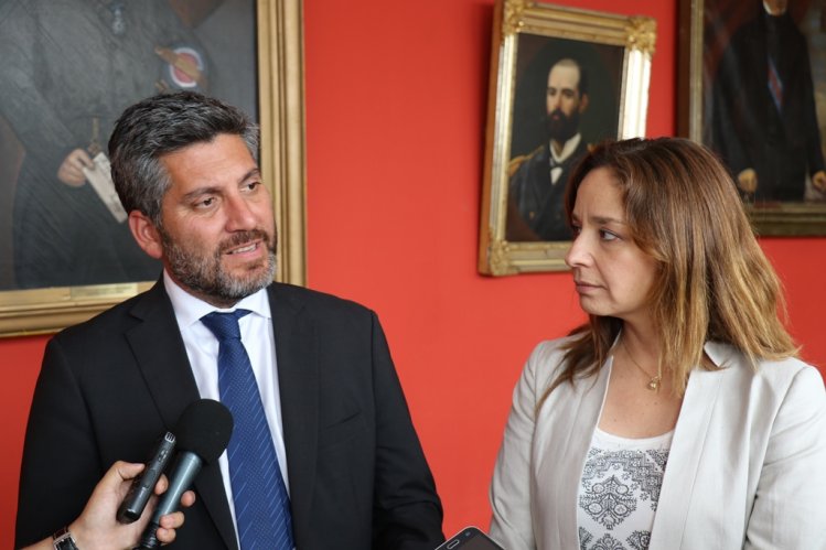 INTENDENTE CLAUDIO IBÁÑEZ COORDINA TRASPASO DEL MANDO REGIONAL