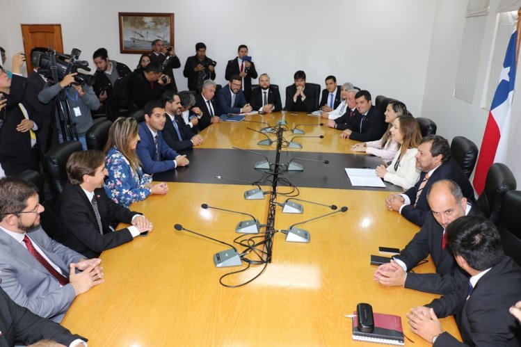 EQUILIBRO POLÍTICO Y TÉCNICO CARACTERIZA A LOS NUEVOS SEREMIS DE LA REGIÓN DE COQUIMBO EQUILIBRO POLÍTICO Y TÉCNICO CARACTERIZA A LOS NUEVOS SEREMIS DE LA REGIÓN DE COQUIMBO