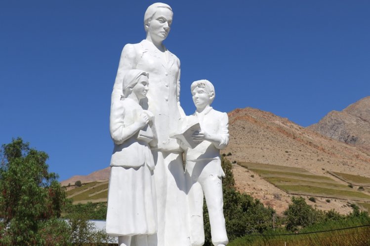 GABRIELA MISTRAL: RESALTAN LEGADO EDUCACIONAL Y SU PREOCUPACIÓN POR LOS NIÑOS GABRIELA MISTRAL: RESALTAN LEGADO EDUCACIONAL Y SU PREOCUPACIÓN POR LOS NIÑOS