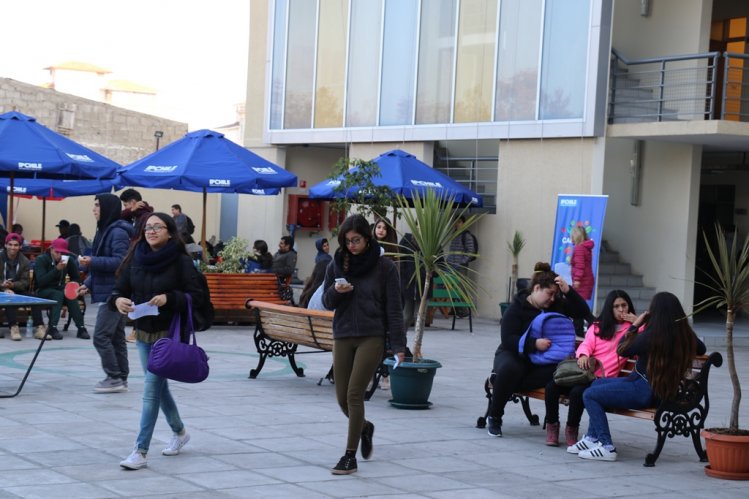 GOBIERNO ANUNCIA LEY QUE AMPLÍA LA GRATUIDAD AL 70% DE ESTUDIANTES MÁS VULNERABLES DE INSTITUTOS PROFESIONALES Y CENTROS DE FORMACIÓN TÉCNICA GOBIERNO ANUNCIA LEY QUE AMPLÍA LA GRATUIDAD AL 70% DE ESTUDIANTES MÁS VULNERABLES DE INSTITUTOS PROFESIONALES Y CENTROS DE FORMACIÓN TÉCNICA