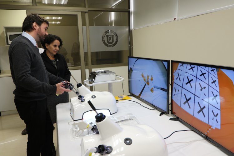 MODERNO EQUIPO DE SIMULACIÓN QUIRÚRGICA APOYARÁ LA ESPECIALIZACIÓN DE MÉDICOS CIRUJANOS MODERNO EQUIPO DE SIMULACIÓN QUIRÚRGICA APOYARÁ LA ESPECIALIZACIÓN DE MÉDICOS CIRUJANOS