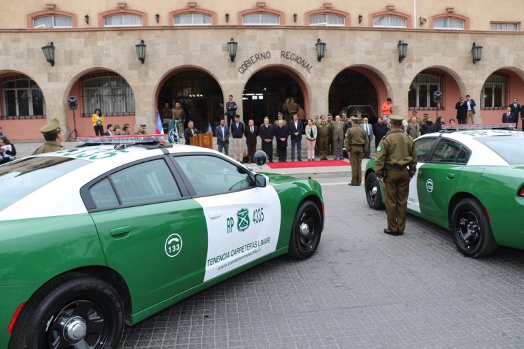 CARABINEROS REPONE 11 VEHÍCULOS POLICIALES PARA REFORZAR SUS SERVICIOS DE SEGURIDAD PÚBLICA CARABINEROS REPONE 11 VEHÍCULOS POLICIALES PARA REFORZAR SUS SERVICIOS DE SEGURIDAD PÚBLICA