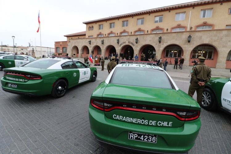 CARABINEROS REPONE 11 VEHÍCULOS POLICIALES PARA REFORZAR SUS SERVICIOS DE SEGURIDAD PÚBLICA CARABINEROS REPONE 11 VEHÍCULOS POLICIALES PARA REFORZAR SUS SERVICIOS DE SEGURIDAD PÚBLICA