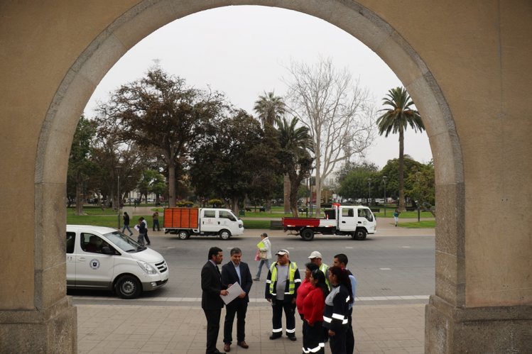 GOBIERNO ENTREGA IMPORTANTE APORTE A TRABAJADORES DEL SERVICIO DE RECOLECCIÓN DE BASURA GOBIERNO ENTREGA IMPORTANTE APORTE A TRABAJADORES DEL SERVICIO DE RECOLECCIÓN DE BASURA