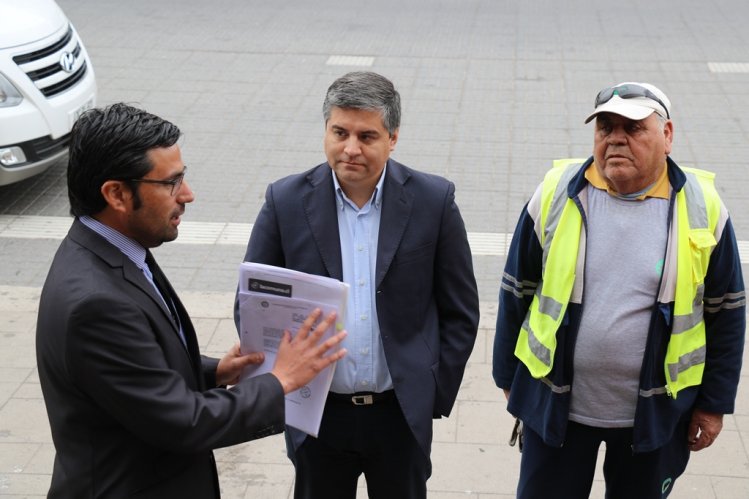GOBIERNO ENTREGA IMPORTANTE APORTE A TRABAJADORES DEL SERVICIO DE RECOLECCIÓN DE BASURA GOBIERNO ENTREGA IMPORTANTE APORTE A TRABAJADORES DEL SERVICIO DE RECOLECCIÓN DE BASURA