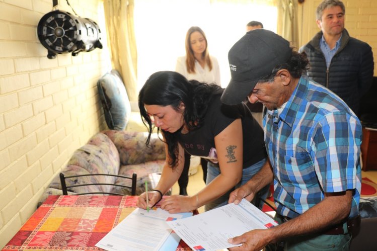 GOBIERNO ENTREGA SUBSIDIO HABITACIONAL PARA FAMILIAS DE COQUIMBO AFECTADAS POR INCENDIO