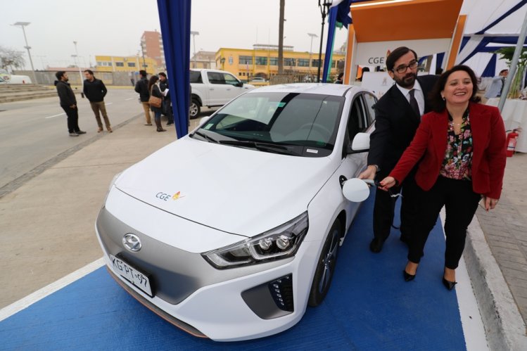 REGIÓN DE COQUIMBO INSTALA SU PRIMER PUNTO DE CARGA PARA AUTOS ELÉCTRICOS REGIÓN DE COQUIMBO INSTALA SU PRIMER PUNTO DE CARGA PARA AUTOS ELÉCTRICOS