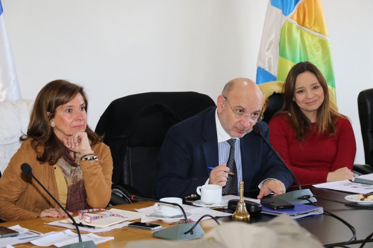 DIPUTADOS DE LA COMISIÓN DE SALUD COINCIDEN EN NECESIDAD DE EJECUTAR NUEVOS HOSPITALES EN COQUIMBO Y LA SERENA DIPUTADOS DE LA COMISIÓN DE SALUD COINCIDEN EN NECESIDAD DE EJECUTAR NUEVOS HOSPITALES EN COQUIMBO Y LA SERENA