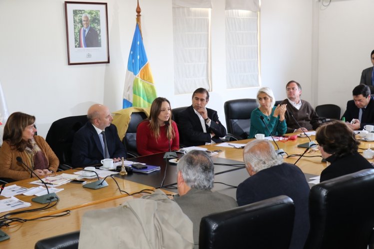 DIPUTADOS DE LA COMISIÓN DE SALUD COINCIDEN EN NECESIDAD DE EJECUTAR NUEVOS HOSPITALES EN COQUIMBO Y LA SERENA DIPUTADOS DE LA COMISIÓN DE SALUD COINCIDEN EN NECESIDAD DE EJECUTAR NUEVOS HOSPITALES EN COQUIMBO Y LA SERENA