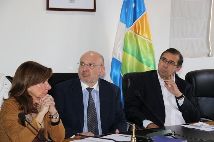 DIPUTADOS DE LA COMISIÓN DE SALUD COINCIDEN EN NECESIDAD DE EJECUTAR NUEVOS HOSPITALES EN COQUIMBO Y LA SERENA DIPUTADOS DE LA COMISIÓN DE SALUD COINCIDEN EN NECESIDAD DE EJECUTAR NUEVOS HOSPITALES EN COQUIMBO Y LA SERENA