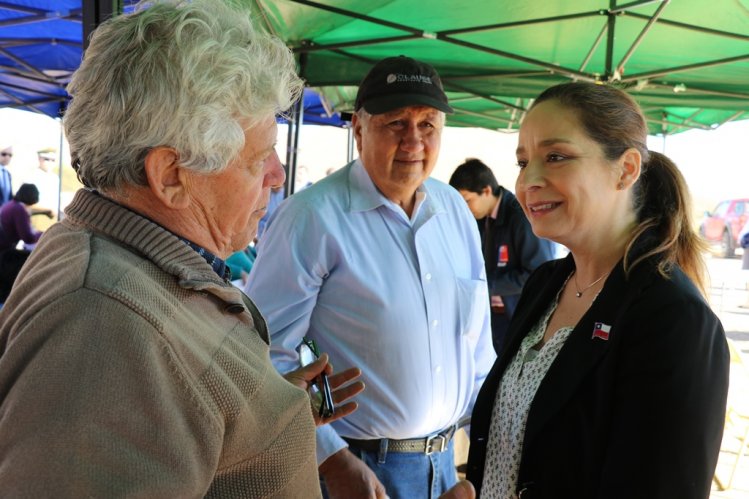 INTENDENTA LUCÍA PINTO CONSIGUE RECURSOS PARA APOYAR A AGRICULTORES AFECTADOS POR LAS HELADAS