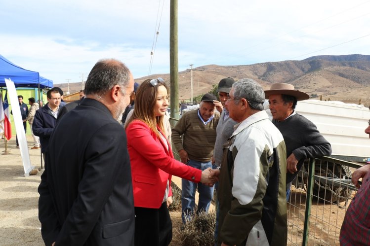INTENDENTA LUCÍA PINTO CONSIGUE RECURSOS PARA APOYAR A AGRICULTORES AFECTADOS POR LAS HELADAS INTENDENTA LUCÍA PINTO CONSIGUE RECURSOS PARA APOYAR A AGRICULTORES AFECTADOS POR LAS HELADAS